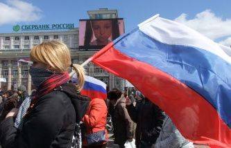 Митингующие в Донецке захватили здание областной госадминистрации Митингующие в Донецке захватили здание областной госадминистрации