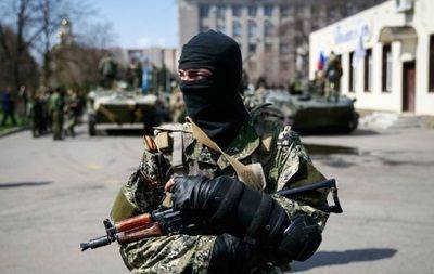 Нападающие на воинскую часть в Артемовске забросали солдат гранатами и стреляли из автоматов - Минобороны Нападающие на воинскую часть в Артемовске забросали солдат гранатами и стреляли из автоматов - Минобороны
