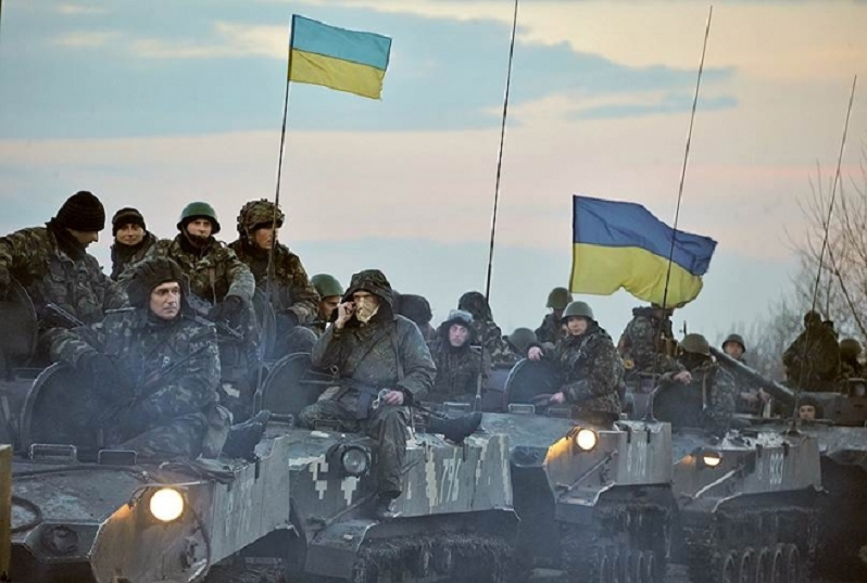 Украинская армия: воевать с народом согласен только "Правый сектор" Украинская армия: воевать с народом согласен только "Правый сектор"