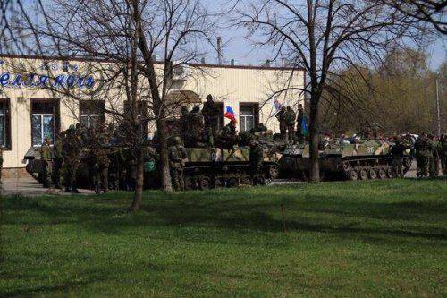 Экипажи шести БТР перешли на сторону ополченцев в Краматорске Экипажи шести БТР перешли на сторону ополченцев в Краматорске