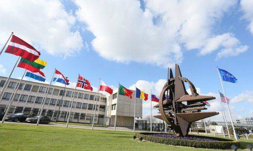 НАТО играет мускулами НАТО играет мускулами