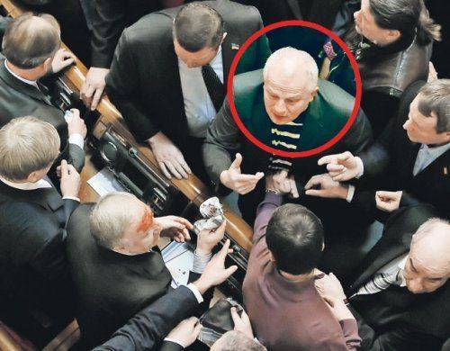 Украиной рулят девять уголовников и клиент психбольницы Украиной рулят девять уголовников и клиент психбольницы