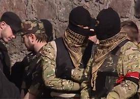 Ополченцы Славянска взяли в плен боевиков "Правого сектора" Ополченцы Славянска взяли в плен боевиков "Правого сектора"