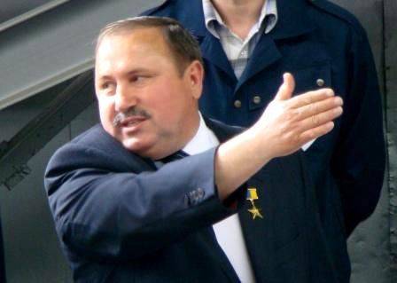 Ставленник хунты Романчук официально пригласил в Николаев боевиков с Ивано-Франковской области на 9 мая Ставленник хунты Романчук официально пригласил в Николаев боевиков с Ивано-Франковской области на 9 мая