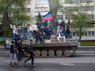 Шеф МВД Мариуполя расстрелял милиционера за поддержку протестующих Шеф МВД Мариуполя расстрелял милиционера за поддержку протестующих