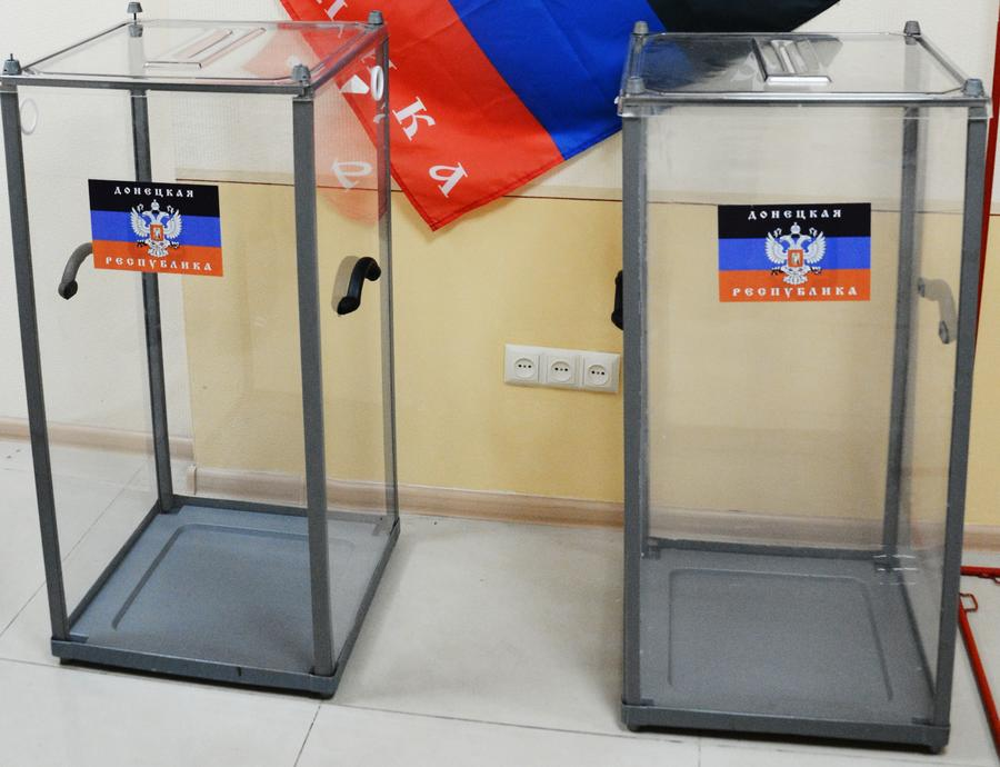 В Донецкой и Луганской областях открылись избирательные участки В Донецкой и Луганской областях открылись избирательные участки