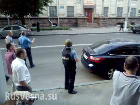 Гражданская война на Украине: вооруженные боевики киевского Правого сектора взяли в заложники боевиков житомирского Правого сектора, спецназ готовится Гражданская война на Украине: вооруженные боевики киевского Правого сектора взяли в заложники боевиков житомирского Правого сектора, спецназ готовится