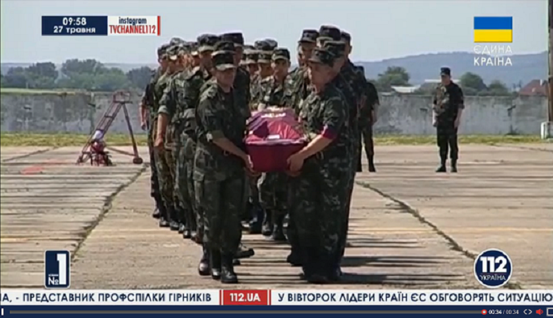 Я плюю в ваши слёзы! Я плюю в ваши лица! Я плюю в ваши слёзы! Я плюю в ваши лица!