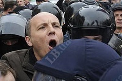 Парубий: Россия введёт войска после тысячи смертей Парубий: Россия введёт войска после тысячи смертей