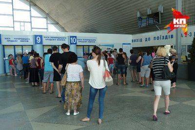 Уже со всей Украины беженцы в Россию перебираются Уже со всей Украины беженцы в Россию перебираются