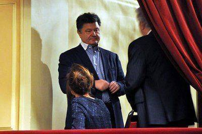 Порошенко снова открыто наплевал на Майдан и его 'мертвую сотню' Порошенко снова открыто наплевал на Майдан и его 'мертвую сотню'