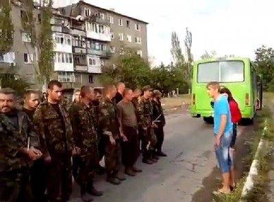 Не политика стреляла, вы стреляли! – Снежное «благодарит» карателей Не политика стреляла, вы стреляли! – Снежное «благодарит» карателей