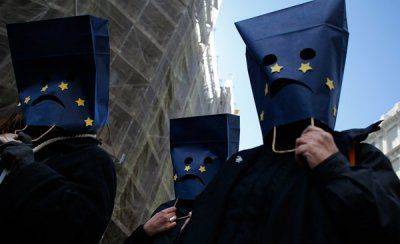 Европа требует немедленно снять санкции с РФ и извиняется Европа требует немедленно снять санкции с РФ и извиняется