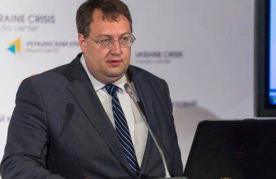 МВД Украины обвинило "Правый сектор" в торговле оружием МВД Украины обвинило "Правый сектор" в торговле оружием