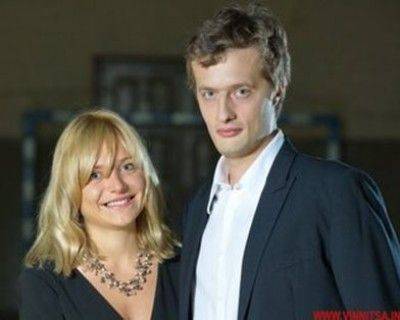 На Донбассе вместо сына Порошенко воюет его двойник На Донбассе вместо сына Порошенко воюет его двойник