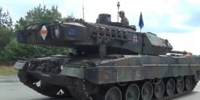 СМИ: Немецкие танки пересекли границу и движутся на восток Украины СМИ: Немецкие танки пересекли границу и движутся на восток Украины