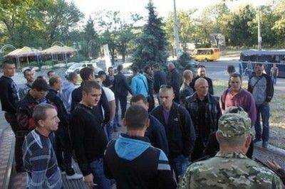 Украинцы убегают с поля боя. Зону АТО самовольно покинул 19-й батальон Николаева Украинцы убегают с поля боя. Зону АТО самовольно покинул 19-й батальон Николаева