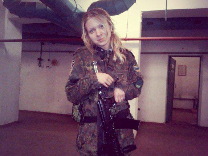 Девочка-одуванчик из батальона «Айдар» мечтает о геноциде русских Девочка-одуванчик из батальона «Айдар» мечтает о геноциде русских