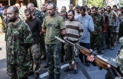 Украинские военные боятся нацгвардию и просятся в плен к Ополчению Украинские военные боятся нацгвардию и просятся в плен к Ополчению