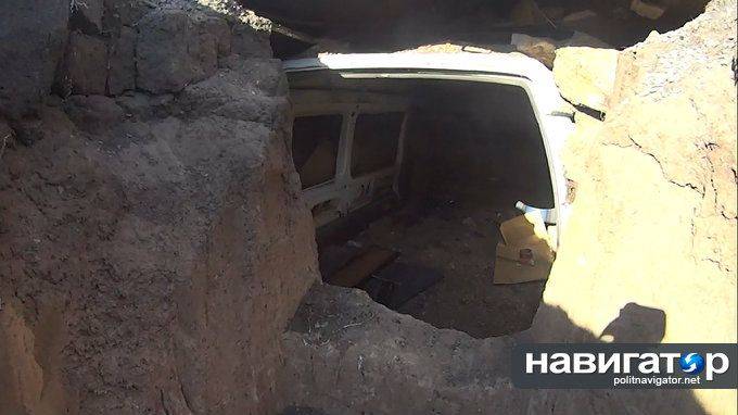 Донецкие ополченцы разбили базу Нацгвардии: Репортаж с места боя (ФОТО) Донецкие ополченцы разбили базу Нацгвардии: Репортаж с места боя (ФОТО)