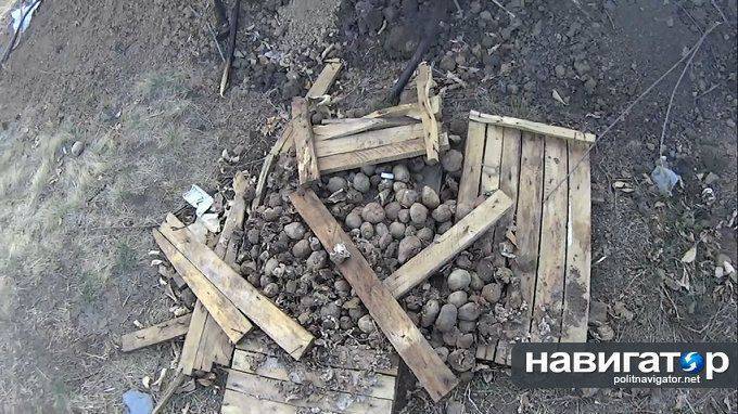 Донецкие ополченцы разбили базу Нацгвардии: Репортаж с места боя (ФОТО) Донецкие ополченцы разбили базу Нацгвардии: Репортаж с места боя (ФОТО)