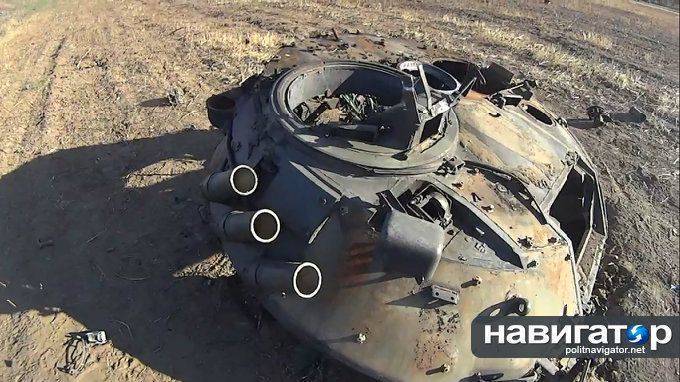 Донецкие ополченцы разбили базу Нацгвардии: Репортаж с места боя (ФОТО) Донецкие ополченцы разбили базу Нацгвардии: Репортаж с места боя (ФОТО)