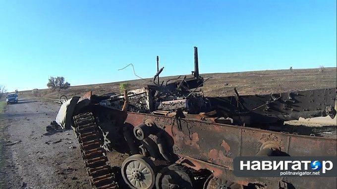 Донецкие ополченцы разбили базу Нацгвардии: Репортаж с места боя (ФОТО) Донецкие ополченцы разбили базу Нацгвардии: Репортаж с места боя (ФОТО)