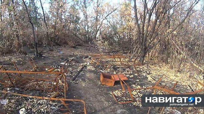 Донецкие ополченцы разбили базу Нацгвардии: Репортаж с места боя (ФОТО) Донецкие ополченцы разбили базу Нацгвардии: Репортаж с места боя (ФОТО)