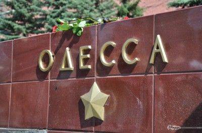 Одесские милиционеры отказались горланить «Героям слава» Одесские милиционеры отказались горланить «Героям слава»