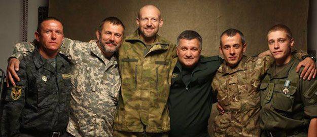 "Гвардия" Авакова и Коломойского. (Любопытная аналитическая записка) "Гвардия" Авакова и Коломойского. (Любопытная аналитическая записка)