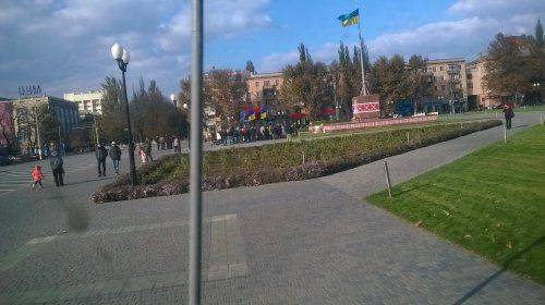 На миллионный митинг "За единую" в Херсоне пришло двадцать человек На миллионный митинг "За единую" в Херсоне пришло двадцать человек