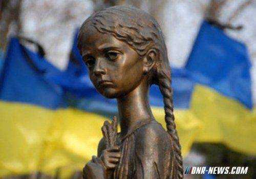 Украинский нацсовет по телевидению разрешил веселиться и плясать на день Голодомора Украинский нацсовет по телевидению разрешил веселиться и плясать на день Голодомора