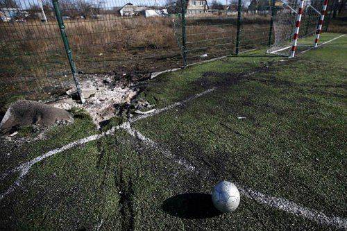 В ДНР обстреляна еще одна школа В ДНР обстреляна еще одна школа