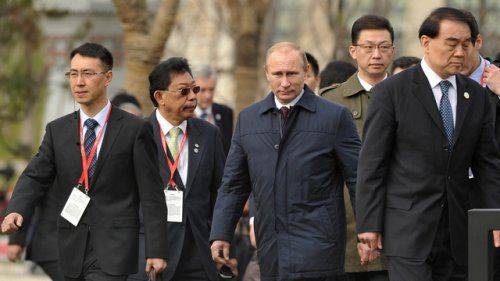Nikkei: Путин на АТЭС «выводил Россию из окружения» Nikkei: Путин на АТЭС «выводил Россию из окружения»