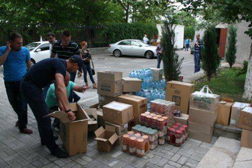 Бизнес волонтеров: В зону АТО - тушенку, из АТО - гранатометы Бизнес волонтеров: В зону АТО - тушенку, из АТО - гранатометы