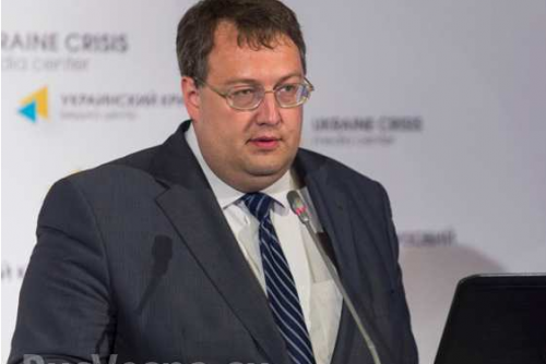 Чиновник МВД Украины объяснил, почему «Правый сектор» бежал из донецкого аэропорта Чиновник МВД Украины объяснил, почему «Правый сектор» бежал из донецкого аэропорта