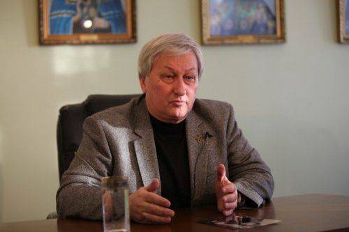 При Януковиче никто никуда не делился, не распадался, не воевал, не убивал друг друга При Януковиче никто никуда не делился, не распадался, не воевал, не убивал друг друга