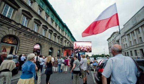 В отличие от властей Польши, ее жители хотят мирно сосуществовать с Россией В отличие от властей Польши, ее жители хотят мирно сосуществовать с Россией