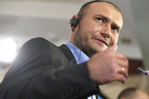 Правый сектор обещает Майдан-3 в парламенте Правый сектор обещает Майдан-3 в парламенте