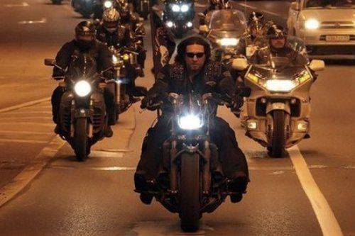 Олигарх, изменивший России, требует изгнать «байкеров Путина» Олигарх, изменивший России, требует изгнать «байкеров Путина»