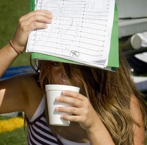 Девушка, раздевшаяся за пустую коробку от iPhone 5s, подаст в суд на организаторов конкурса Девушка, раздевшаяся за пустую коробку от iPhone 5s, подаст в суд на организаторов конкурса