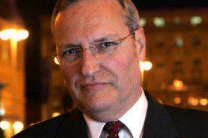 Эфраим Зурофф, главный охотник за нацистскими преступниками, бросает тяжкое обвинение новой украинской власти Эфраим Зурофф, главный охотник за нацистскими преступниками, бросает тяжкое обвинение новой украинской власти