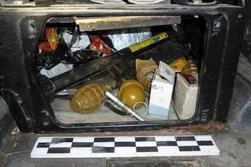 Херсонский волонтёр вёз из зоны «АТО» гранатомёты Херсонский волонтёр вёз из зоны «АТО» гранатомёты