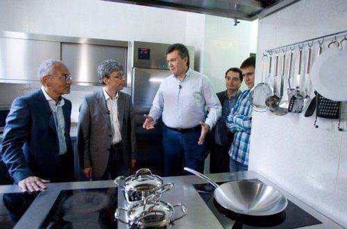 Штирлиц-Семенченко, диверсанты в трамвайном депо и невинный Янукович   Штирлиц-Семенченко, диверсанты в трамвайном депо и невинный Янукович