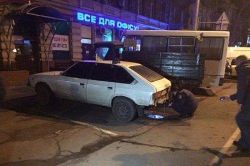 В Одессе взорвали машину активиста местного Майдана В Одессе взорвали машину активиста местного Майдана