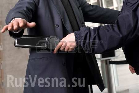 В Харькове вводят паспортный режим и досмотр граждан на улице В Харькове вводят паспортный режим и досмотр граждан на улице