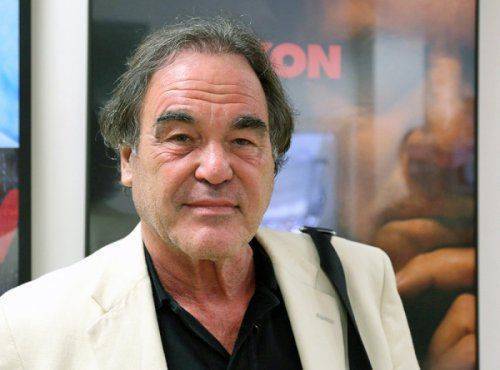 Вашингтон в бешенстве от рассказа Стоуна о госперевороте в Киеве. Вашингтон в бешенстве от рассказа Стоуна о госперевороте в Киеве.