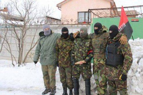 В Днепропетровске отметелили лидера местных «правосеков» В Днепропетровске отметелили лидера местных «правосеков»