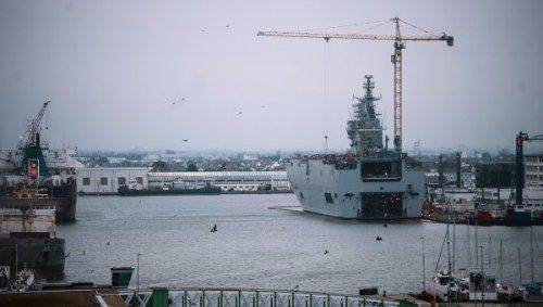 РФ не планирует инициировать разбирательства по "Мистралю" до февраля РФ не планирует инициировать разбирательства по "Мистралю" до февраля