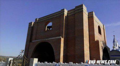 В Одесской области храм украсили кирпичной георгиевской ленточкой, местные "поцреоты" в гневе. В Одесской области храм украсили кирпичной георгиевской ленточкой, местные "поцреоты" в гневе.